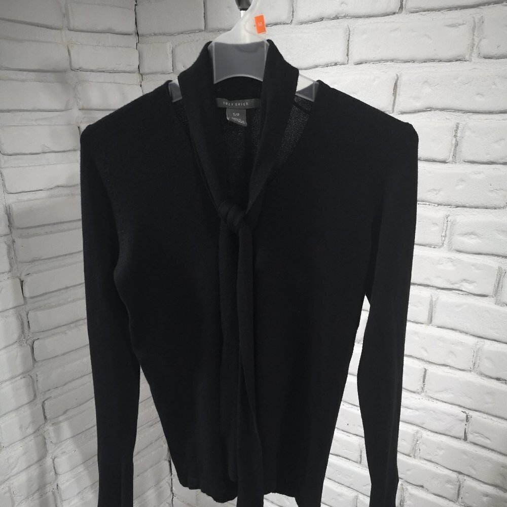 Suzy Shier Ladies Size Small Black Lightweight V-neck w/Tie Front Sweater